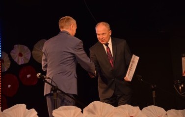 6 (Duży)
