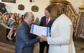 33