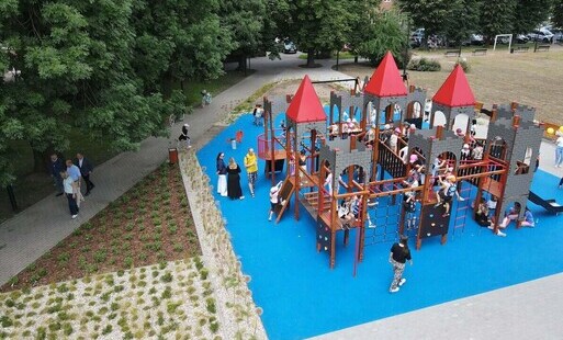 Zdjęcie do Nowy plac zabaw w centrum miasta otwarty