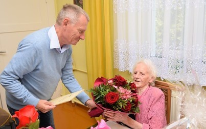 Zdjęcie do Jubileusz urodzin Pani Wandy Ziegert 