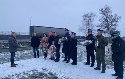 Zdjęcie do Upamiętniliśmy czołgist&oacute;w 